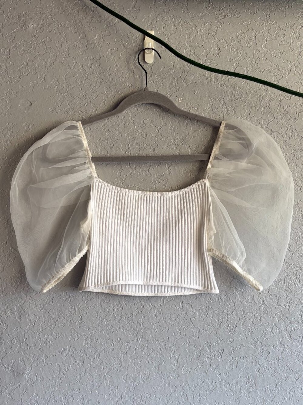 Zara White Puffy Sleeved Top